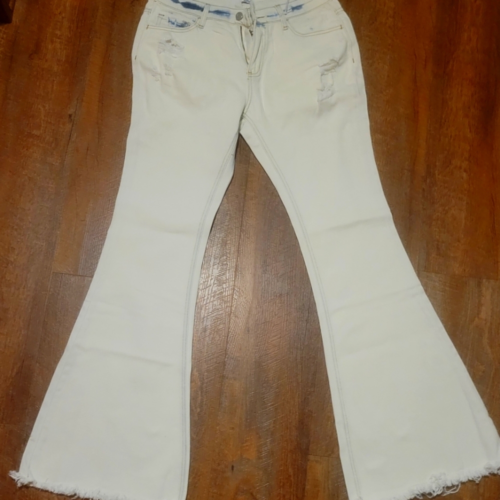 NWT Vervet Flare White Jeans